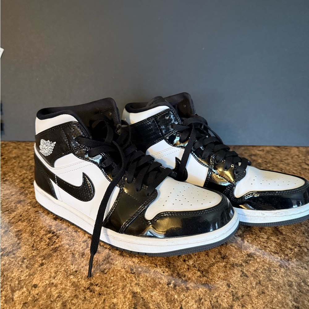 Jordan’s women’s 10 men’s 8.5